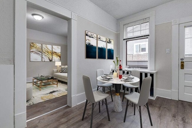 Building Photo - Rideau Classic