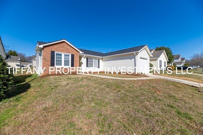 Photo - 2736 Fairstone Ave House