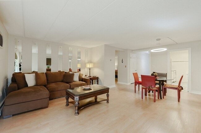 Photo - 16 Winter St Apartment