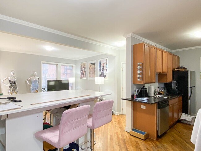 Building Photo - 1619 W Wallen Ave