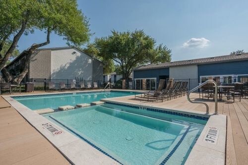 Primary Photo - 3505 S Lamar Blvd