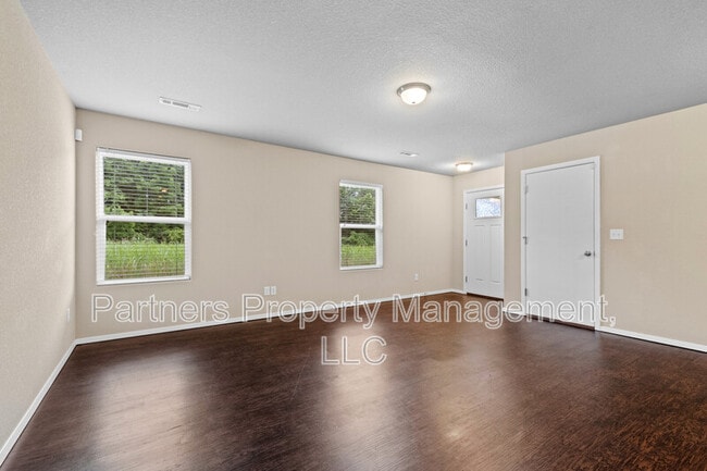 Building Photo - 218-220 W Marietta Way