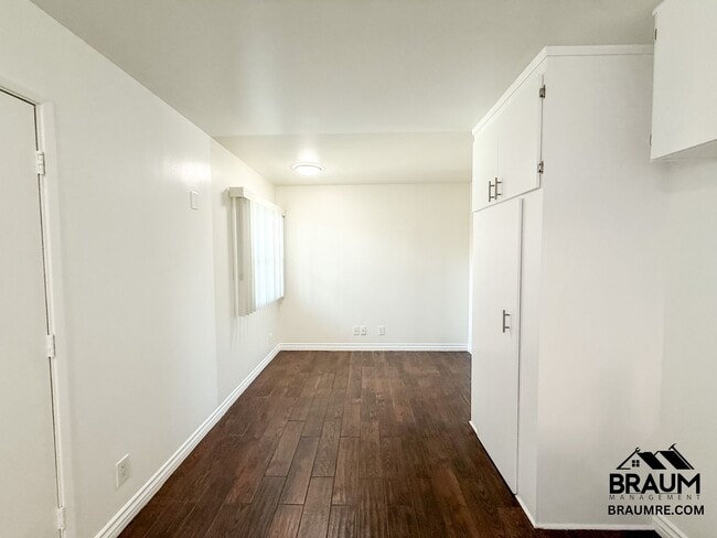 Building Photo - 15634 Leadwell St