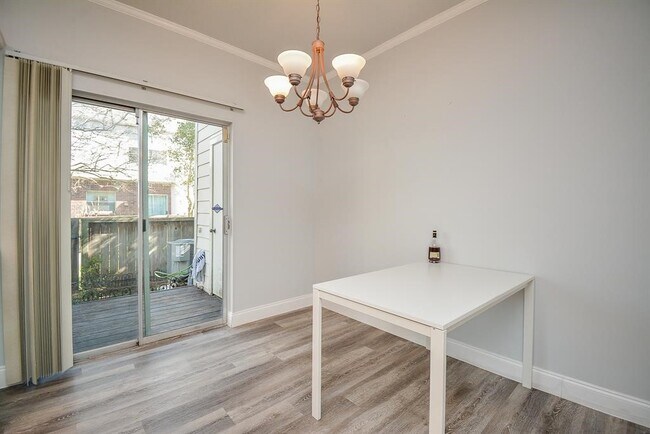 Foto del edificio - 2930 Grants Lake Blvd