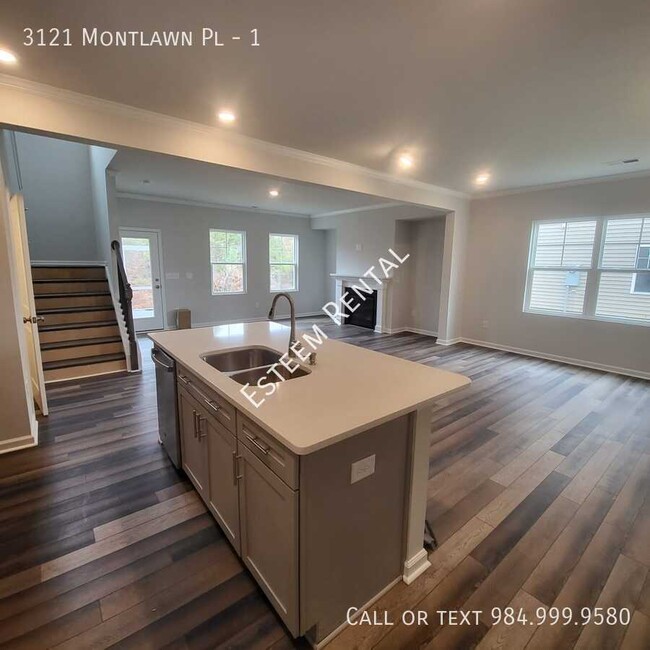 Foto del edificio - 3121 Montlawn Pl