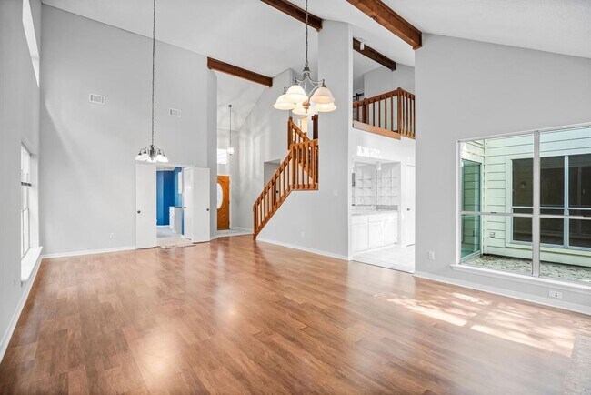 Building Photo - 22 S Rain Forest Ct