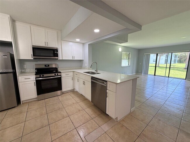 Building Photo - 4885 Arjaro Dr