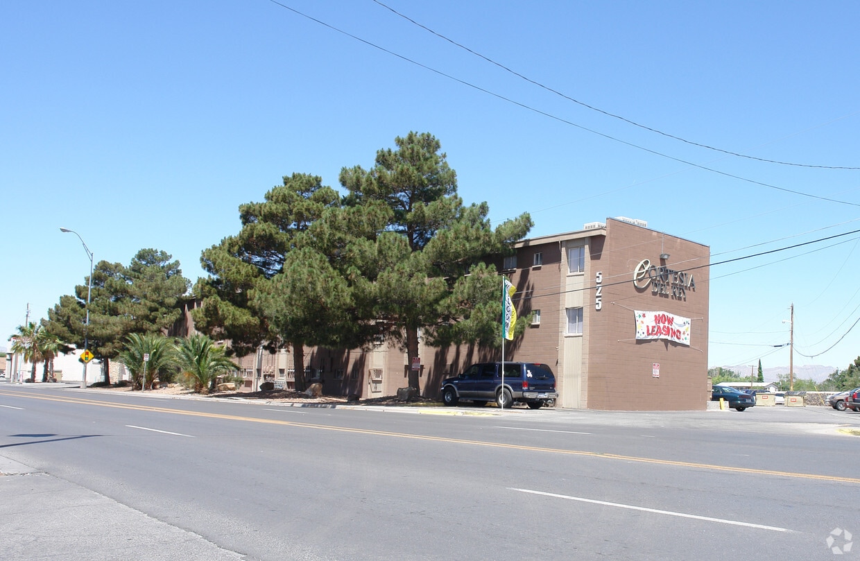 Pearl Apartments - 525 N Carolina Dr