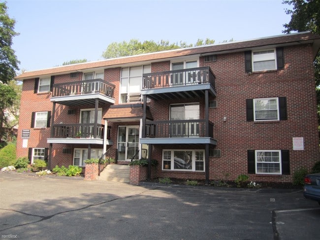 Building Photo - 99 Pleasant St