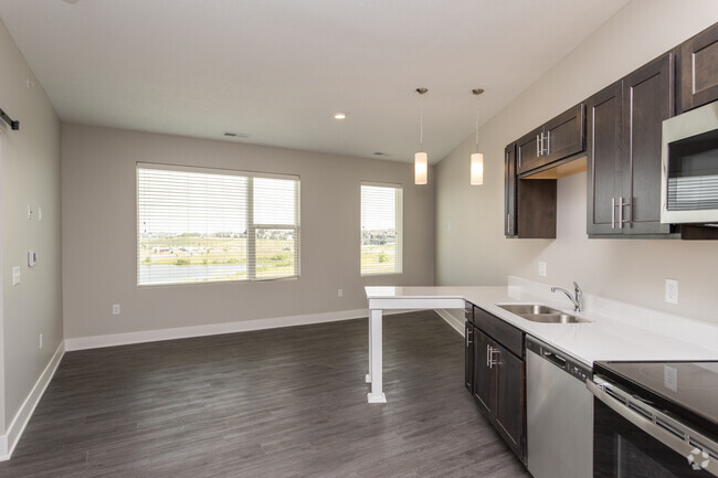 1HAB, 1BA - 648 ft² - Westline at Flanagan Lake