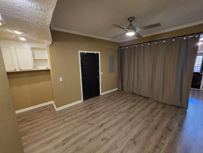 Foto del edificio - 3374 Royal Oaks Dr