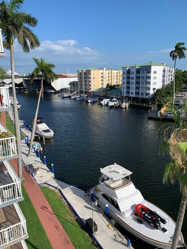 Foto del edificio - 1800 NW 24th Ave