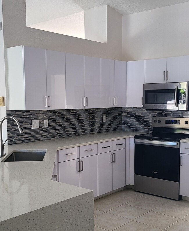 Foto del edificio - 10758 Cypress Bend Dr