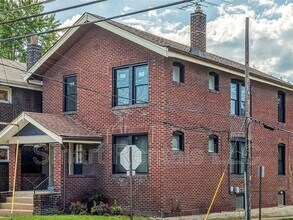 Building Photo - 2201 Bellevue Ave