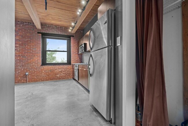 Building Photo - 90 Wareham St