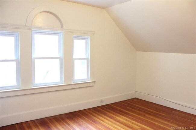 Foto del edificio - 270 Alden Ave