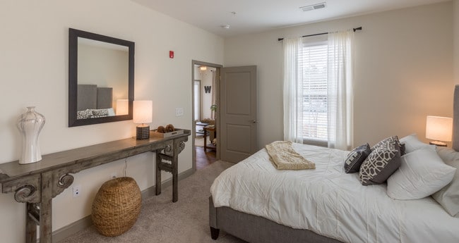 Gorgeous primary bedroom - Watercourse