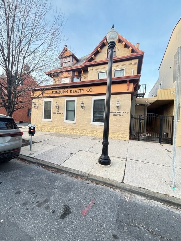 Primary Photo - 316 W Broad St