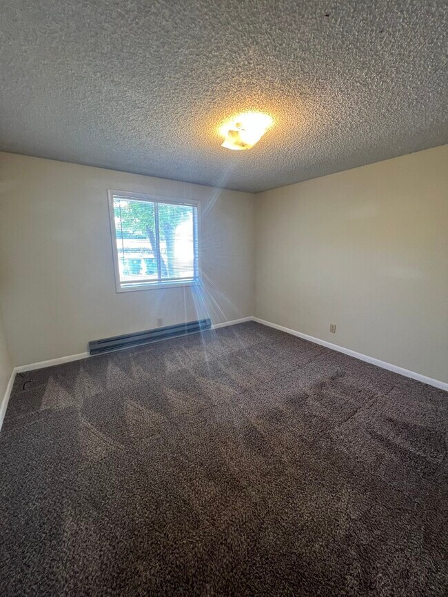 Foto del edificio - South Boise Duplex With Garage!