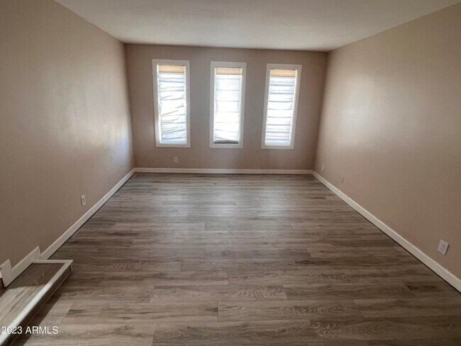 Foto del edificio - 1521 E Fairfield St