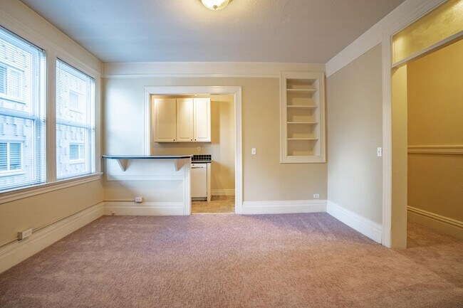 Building Photo - Alexander Apartments - 2 bedrooms