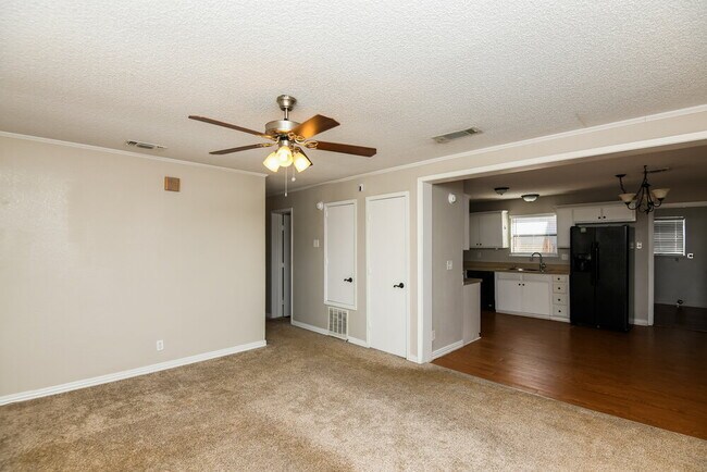 Foto del edificio - 505 Plainview Dr