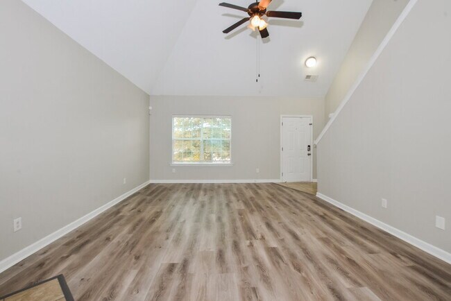 Building Photo - 7868 Ridgedale Dr