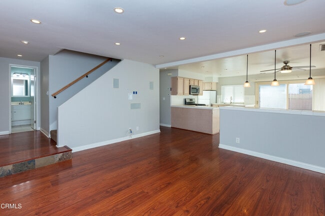Building Photo - 1443 Iguana Cir