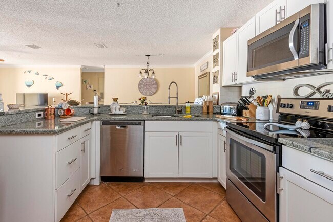 Foto del edificio - 4040 Crockers Lake Blvd