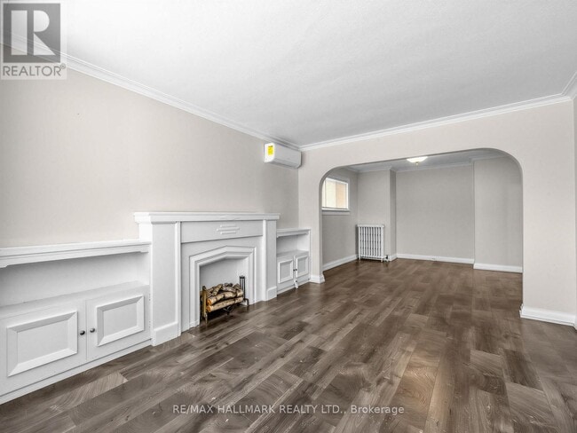 Photo du bâtiment - 18 Roblin Ave