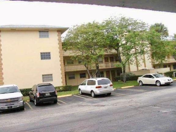 Building Photo - 900 Tallwood Ave