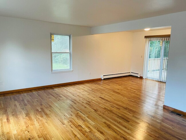 Building Photo - 13 Park Manor Ct