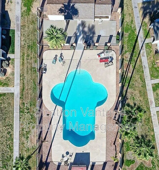Foto del edificio - 6526 S McAllister Ave