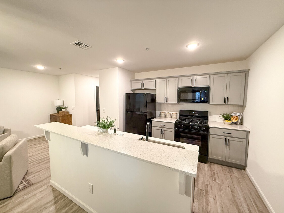 Foto principal - Reserve on 29th Townhomes