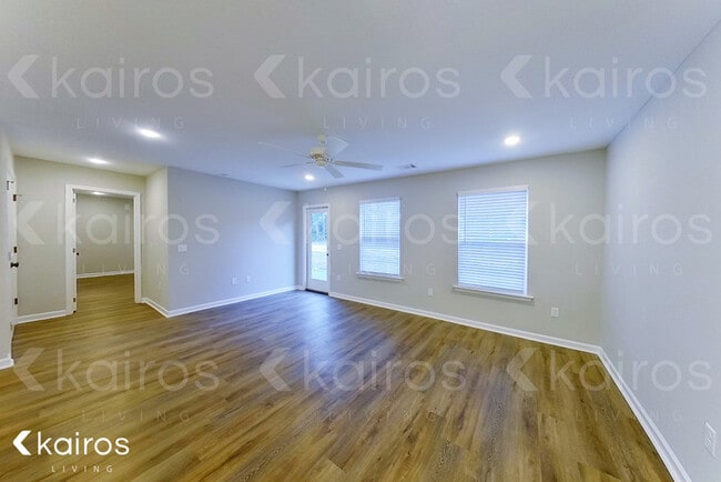Building Photo - 22 Bungalow Cir