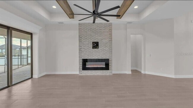 Building Photo - 6980 Bentridge Dr