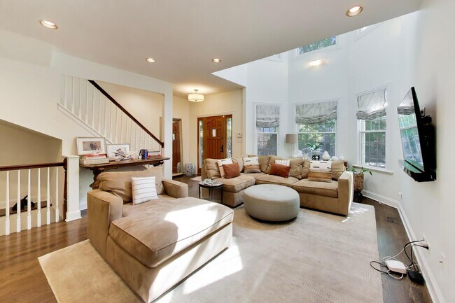 Foto del edificio - 3104 N Southport Ave