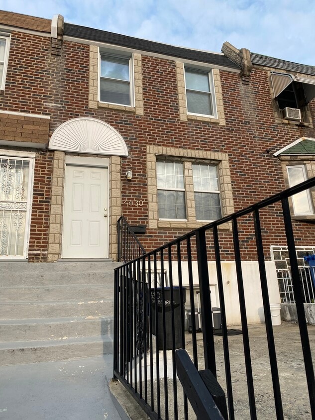 4630 Shelbourne St, Philadelphia, PA 19124 House Rental in