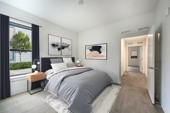 Building Photo - 100 Cabot St