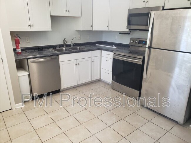 Foto del edificio - 736 E Northfield Blvd