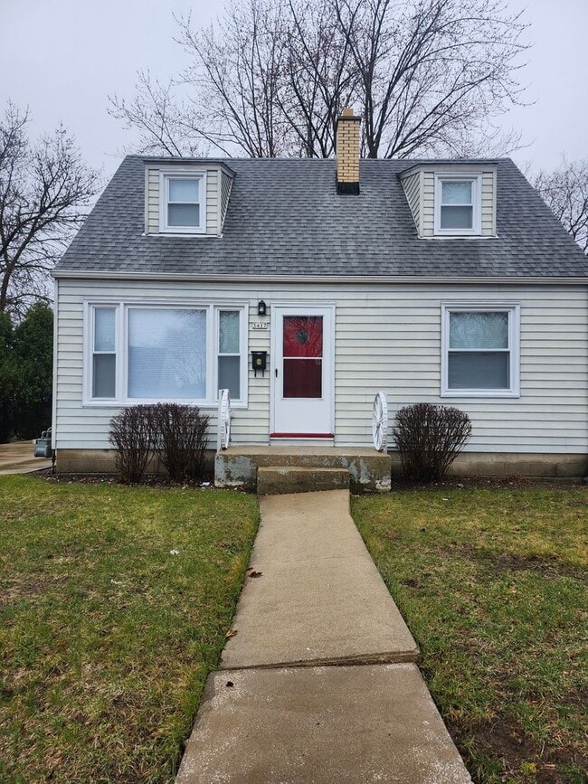 Building Photo - 3417 N 97th St