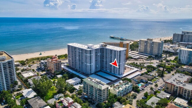 Building Photo - 405 N Ocean Blvd