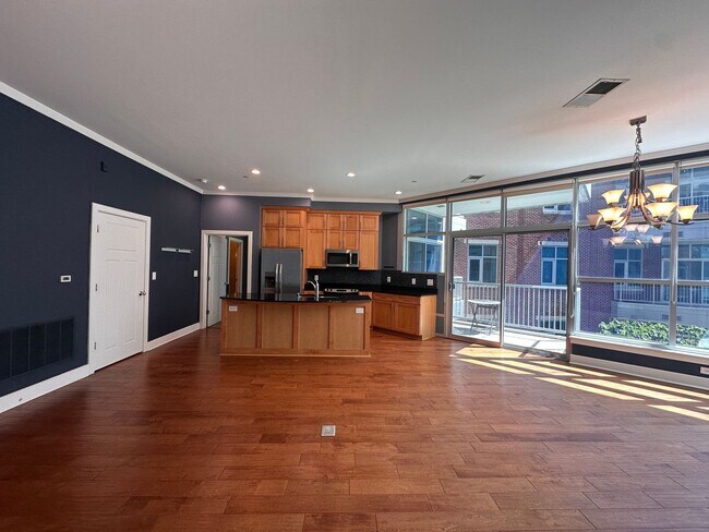 Foto del edificio - 324 E Main St