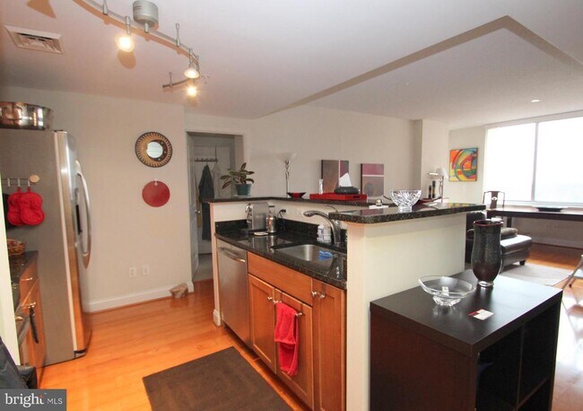 Foto del edificio - 1020 N Highland St