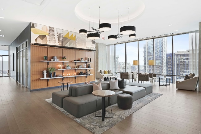 Foto del edificio - 230 W Hubbard St