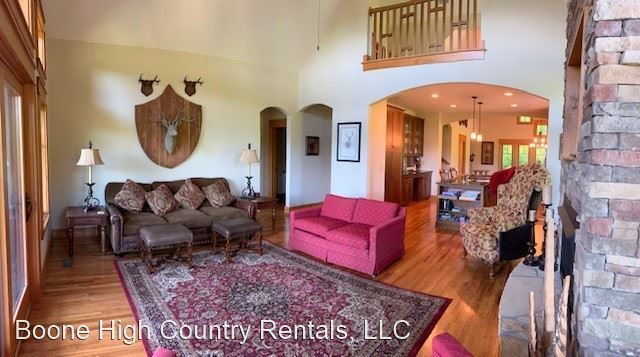 Building Photo - 243 South Camp Road