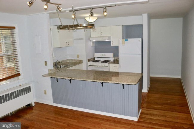 Foto del edificio - 2412 Colston Dr
