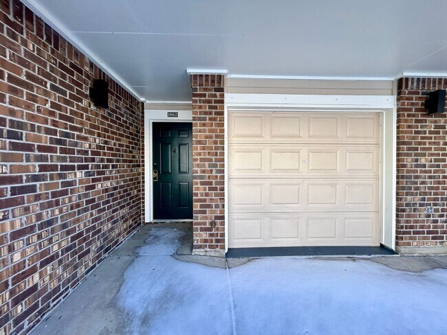 Building Photo - Spacious 2 Bedroom Townhome with Mountain Views in Superior