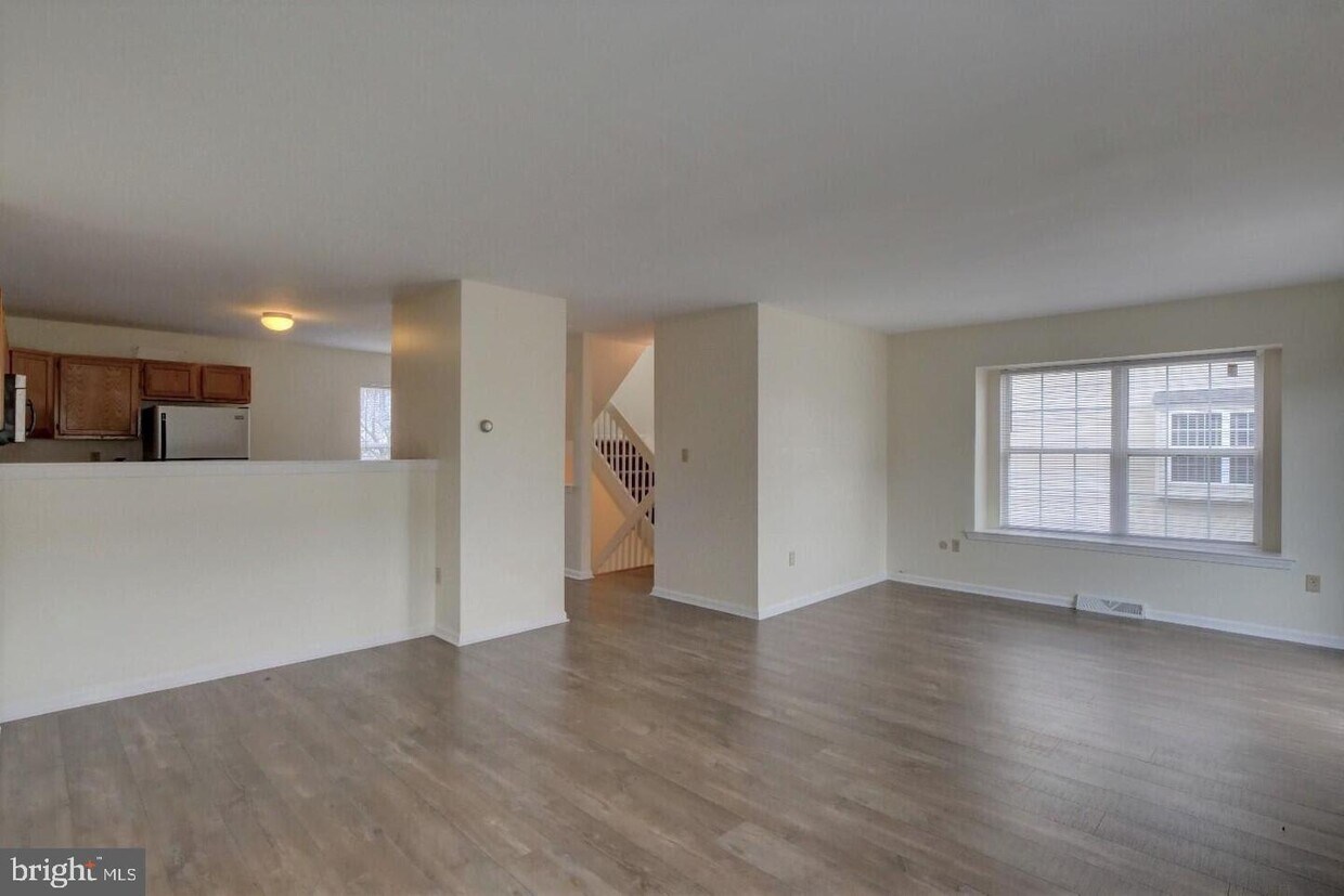 Primary Photo - 246 Northdown Dr