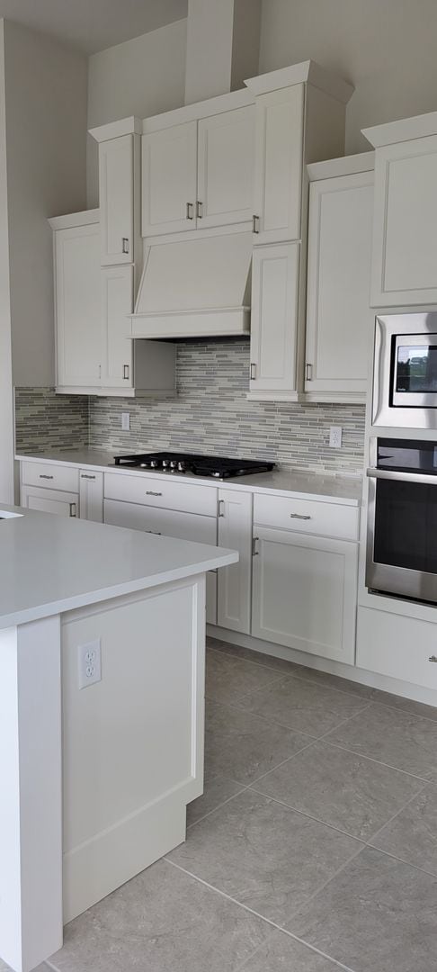 Building Photo - 3/2 with 2 car garage. Newer Construction home in Oakmont
